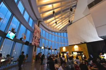 <p>ภายใน Tokyo City View ที่ถูกเนรมิตให้กลายเป็น ปีกาจูคาเฟ่</p>