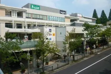 Hoshigaoka Terrace East shopping complex