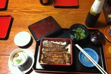 <p>Food... &nbsp; The local food is beautiful, seasonal, fresh and traditional. &nbsp;Eel, ayu caught nearby, local pork&nbsp;&amp; beef, and beautiful local vegetables all make for wonderful local dining...&nbsp;</p>