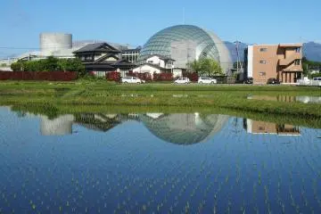 <p>Harmony Hall: Local music center with many famous singers as well as local events. &nbsp;Interesting designed building and surrounds</p>