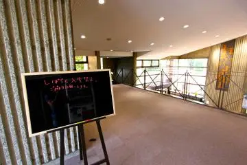 <p>บริเวณชั้นสองที่อยู่ของห้องทำงานและไลฟ์สไตล์สตูดิโอ</p>