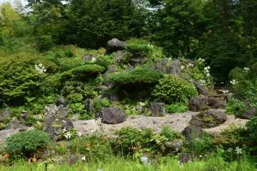<p>The garden with gentle slopes is pleasant for walking</p>