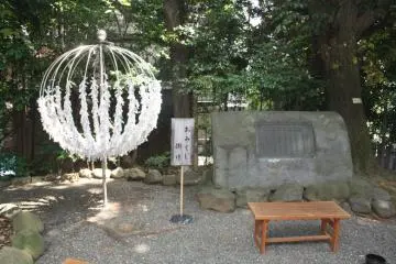 <p>Distinctive prayer displays</p>