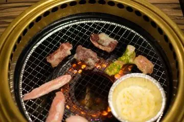 <p>Beef, pork and melted cheese</p>