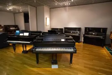 <p>The first piano made in Japan</p>