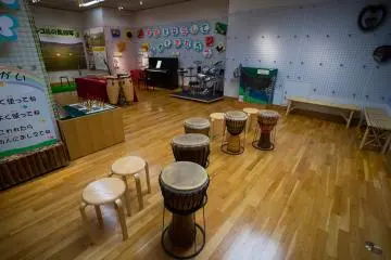 <p>The room where you can try the different instruments</p>