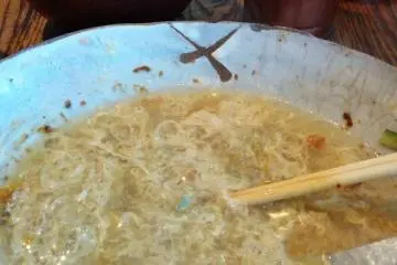 Chi-tan-tan adalah makanan berbahan dasar telur yang dibuat setelah menghabiskan menu utama