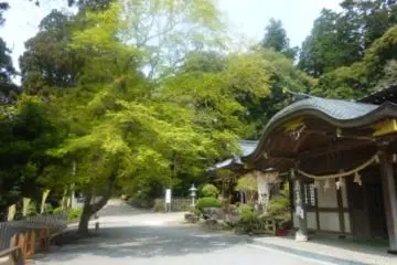 Shrine at the start of the hike
