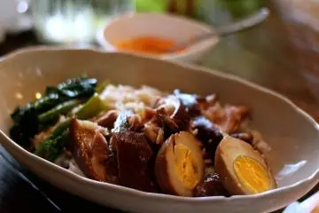 <p>ข้าวขาหมู</p>