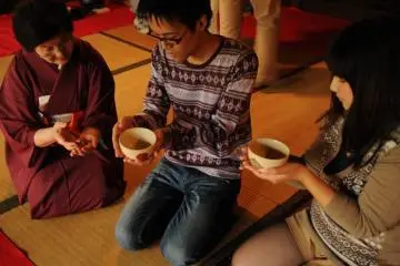 <p>Tous ceux qui veulent apprendre la c&eacute;r&eacute;monie de th&eacute; japonaise sont les bienvenus...</p>