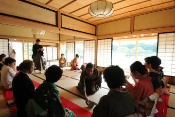 <p>Un Cha-seki (c&eacute;r&eacute;monie de th&eacute; int&eacute;rieure) dans la maison de Korekiyo Takahashi</p>