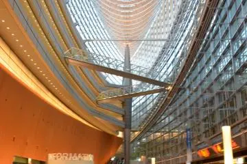 <p>Ground level of&nbsp;Tokyo International Forum&nbsp;</p>