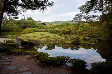 Di dalam Taman Isuien, Taman Atas.