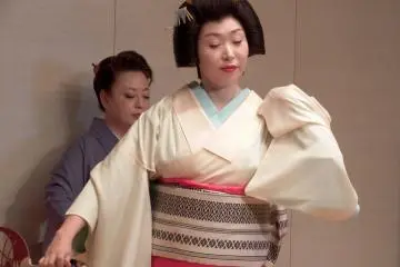 <p>Each movement is just beautiful</p>
