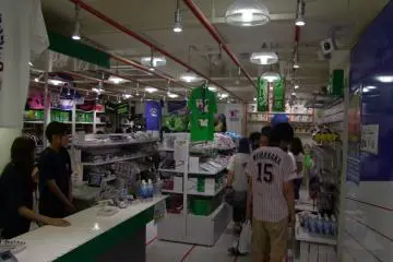 <p>Swallows fans, unite!</p>