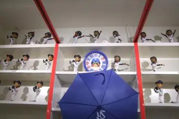 <p>Bobblehead mania!</p>