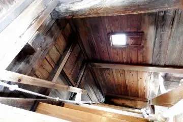 <p>Meski sukses mendaki tangga terjalnya,&nbsp;JapanTraveler nantinya tetap harus memanjat untuk turun... Yang ternyata lebih sulit daripada memanjat naik!</p>