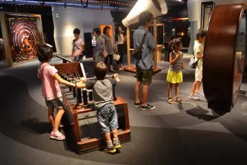 <p>เด็กๆกำลังสนุกสนานกับการเล่นอย่างมีสาระ</p>

