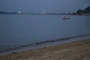 <p>Nagatare Beach with Fukuoka Tower visible across the water</p>