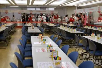 Pabrik ramen dalam kemasan di lantai 2