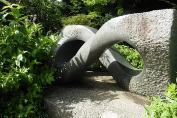 <p>A sculpture in the park</p>