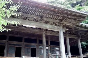 <p>Main temple building</p>