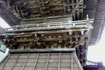 <p>This belfry was built in 1791 by the same carpenter who built the temple in 1747. It was used to notify congregation members to gather for monk's sermons</p>