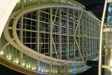 the large water filled Oasis 21 dish seen from below.