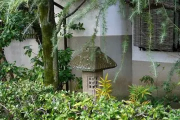 <p>Unusual stone lantern</p>