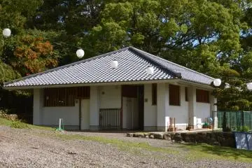 <p>Toilet facilities at the foothill</p>