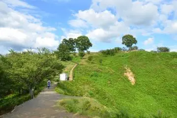 <p>Heading for the tallest viewing point.</p>