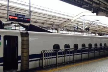 <p>รถไฟชินคันเซน</p>