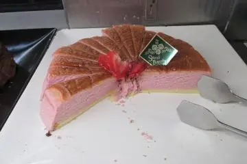<p>Presentation is important at Sweets Paradise</p>