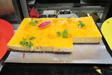 <p>Orange-flavored cake</p>