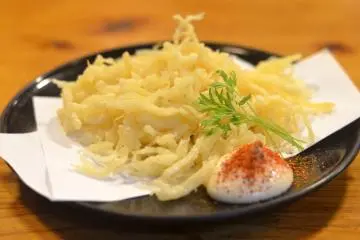 <p>Surume Ten - hidangan sotong tempura yang rasanya bikin ketagihan!</p>