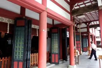 <p>Closer look at the prayer hall</p>