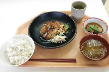 <p>Step 4: Exchange your ticket for a meal and enjoy while looking at one of the best views in Shinjuku!</p>