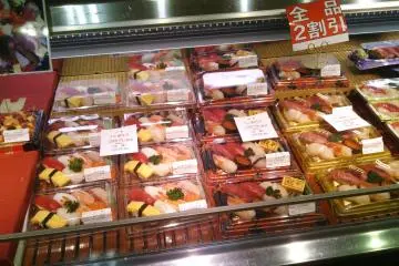 <p>With such fresh fish on offer in the rest of the market, the sushi is bound to be delicious</p>