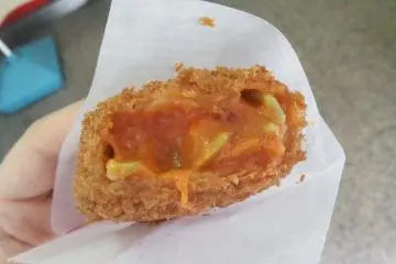 <p>There's a great croquette stall with seasonal flavors, like this tomato one &nbsp;</p>