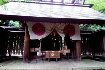 <p>Close-up look at the prayer altar</p>