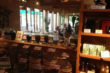 Oranda-ya coffees and dining area