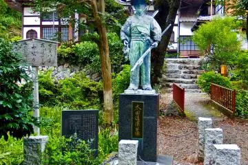<p>A statue of &lsquo;Oda Dokan&rsquo; (太田道真), who with the help of his father &nbsp;re-built&nbsp;Ryuonji in 1472, following a devastating fire</p>