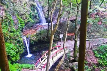 <p>A final scene of the two waterfalls along with a beautiful red bridge in the foreground</p>