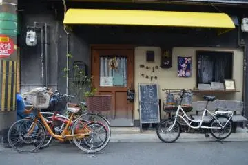 <p>บรรยากาศการตกแต่งหน้าร้านต่างๆ</p>