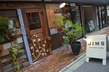 <p>บรรยากาศการตกแต่งหน้าร้านต่างๆ</p>