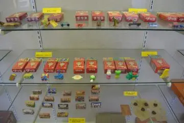 <p>กล่องขนมในอดีต</p>