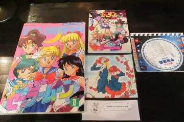 <p>A small table by the waiting area to flip through comics and other items</p>