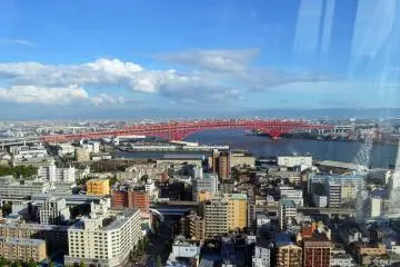 <p>วิวมุมสวยที่สามารถเห็นสะพานแดงได้ชัดเจน</p>