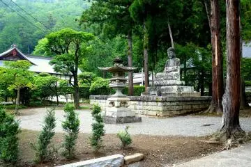 The temple garden felt very peaceful and calm