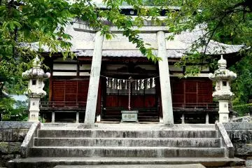 <p>The cherry trees either side of the path to this building must make a lovely scene in spring</p>